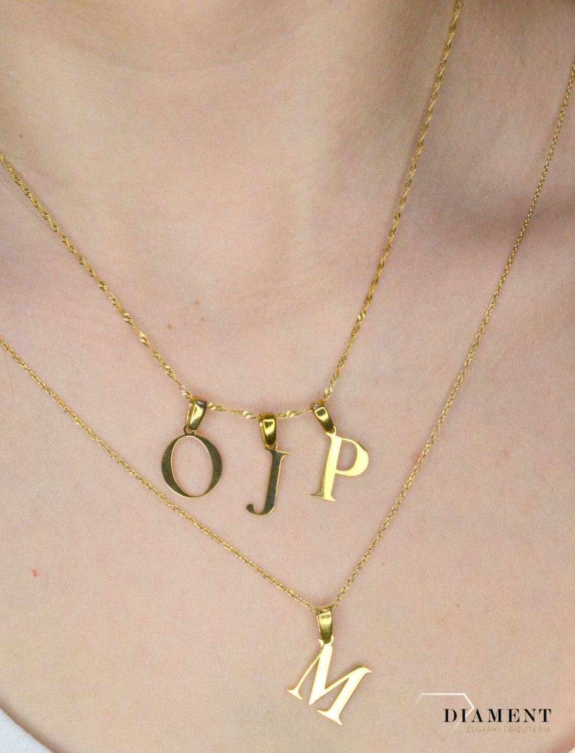 Złoty łańcuszek 333 pancerka 0,8mm DIA-LAN-7821-375 0,8mm. Łańcuszki to uniwersalne dodatki, które sprawdzają się na każdą okazję i dla kobiet w każdym wieku. Złoty łańcuszek jest uniwersalnym dodatkiem również dla mężczyzny.  (1).jpg